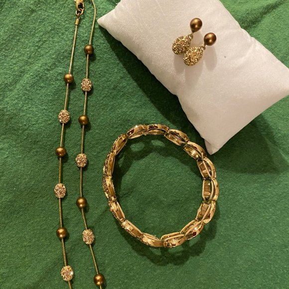 Monet jewelry collection - Picture 3 of 8